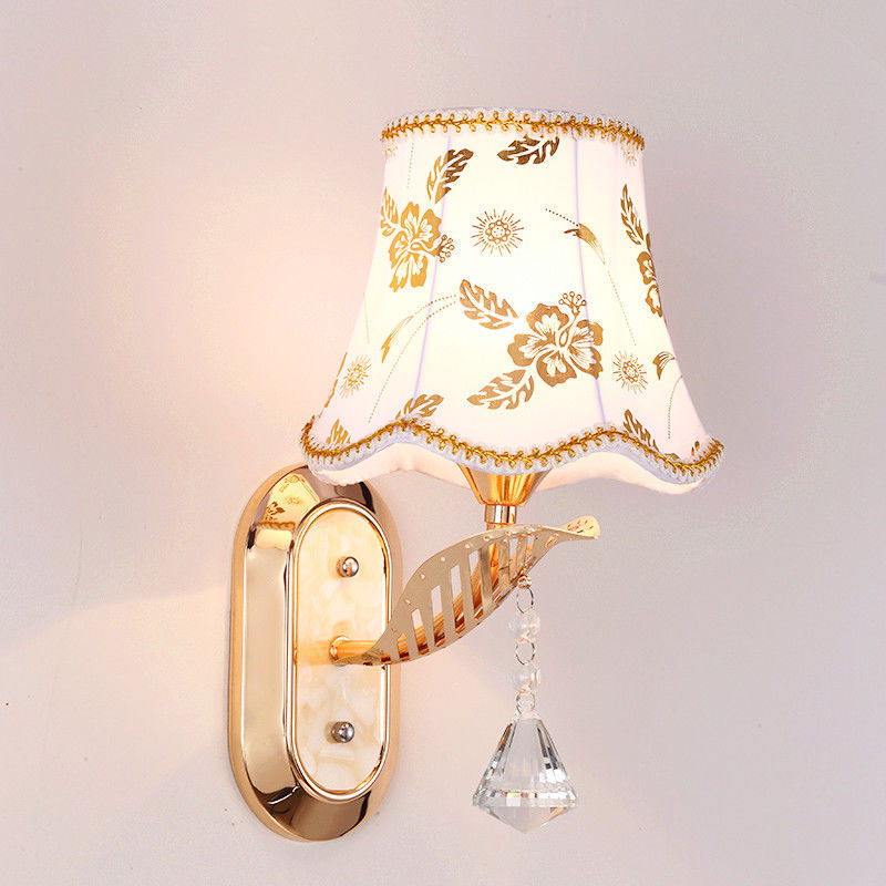 Traditionelle europäische Blumenstoff-Eisen-1/2-Licht-Wandleuchter-Lampe für Wohnzimmer 