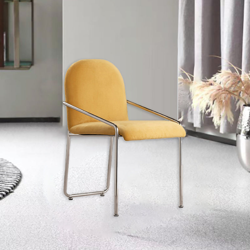 Zeitgenössischer nordischer quadratischer Samt-Edelstahlstuhl mit Rückenlehne und Armlehne für das Wohnzimmer 