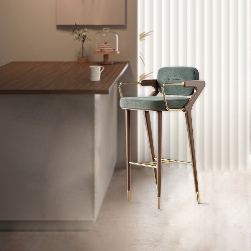 Tabouret de bar carré en tissu scandinave contemporain en laiton et noyer avec dossier et accoudoir pour cuisine 