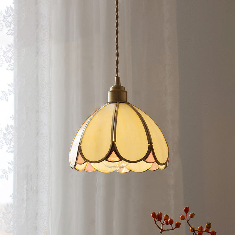 Zeitgenössische skandinavische halbrunde Kugel Pendelleuchte aus Kupferglas und Walnussholz mit 1 Licht für Schlafzimmer 