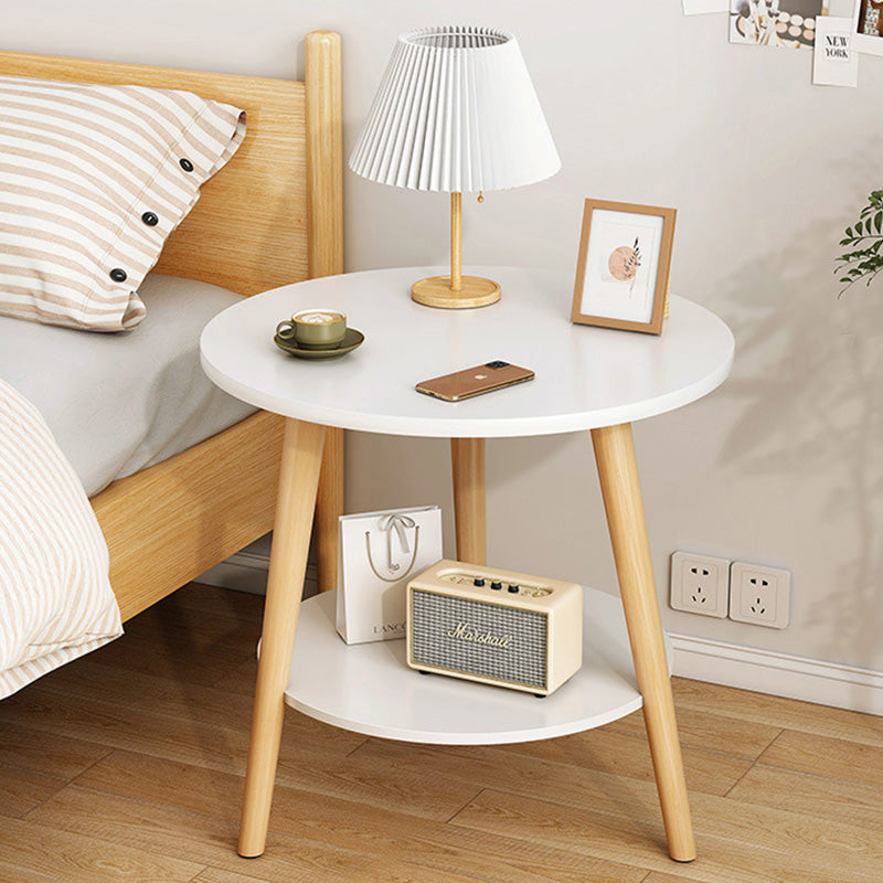 Table basse en bois moderne minimaliste avec plateau rond et base triangulaire à deux niveaux pour salon 
