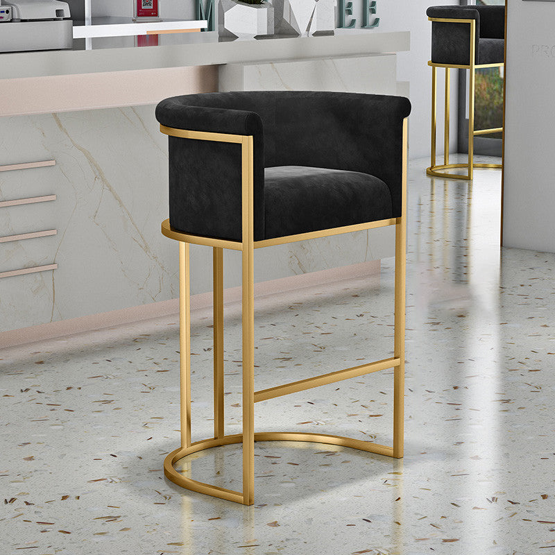 Tabouret de bar contemporain nordique carré à demi-rond en velours et fer avec dossier et accoudoirs pour salle à manger 