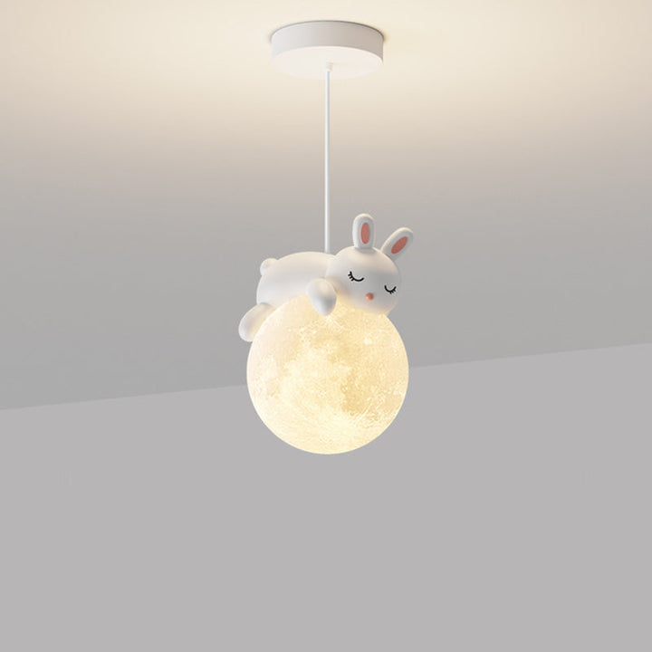 Lámpara colgante contemporánea creativa de resina con forma de conejo y luna de 1 luz para niños, para sala de estar 