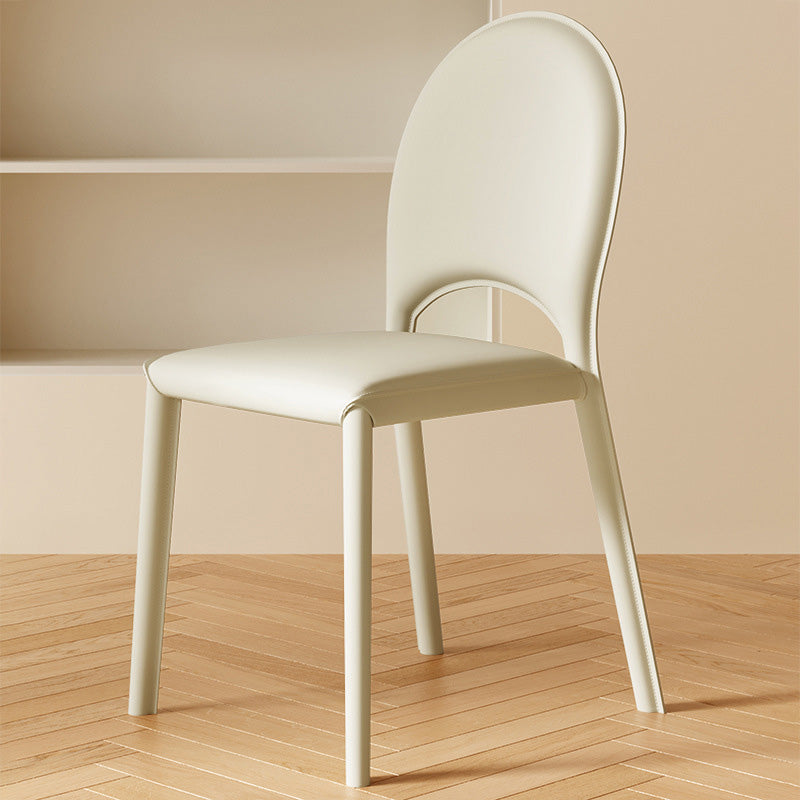 Moderner minimalistischer quadratischer ovaler Rücken aus echtem Leder Kohlenstoffstahl Esszimmerstuhl für das Esszimmer 