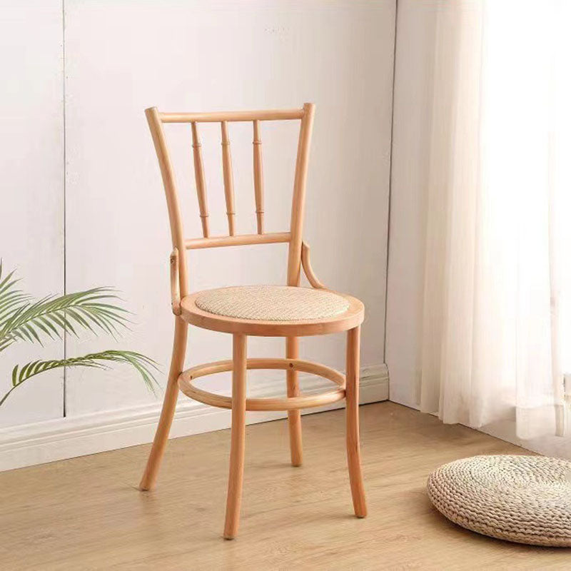 Traditionelle runde Vintage-Esszimmerstuhl-Rückenlehne aus zylindrischem Lindenholz mit Rattan-Optik für das Wohnzimmer 