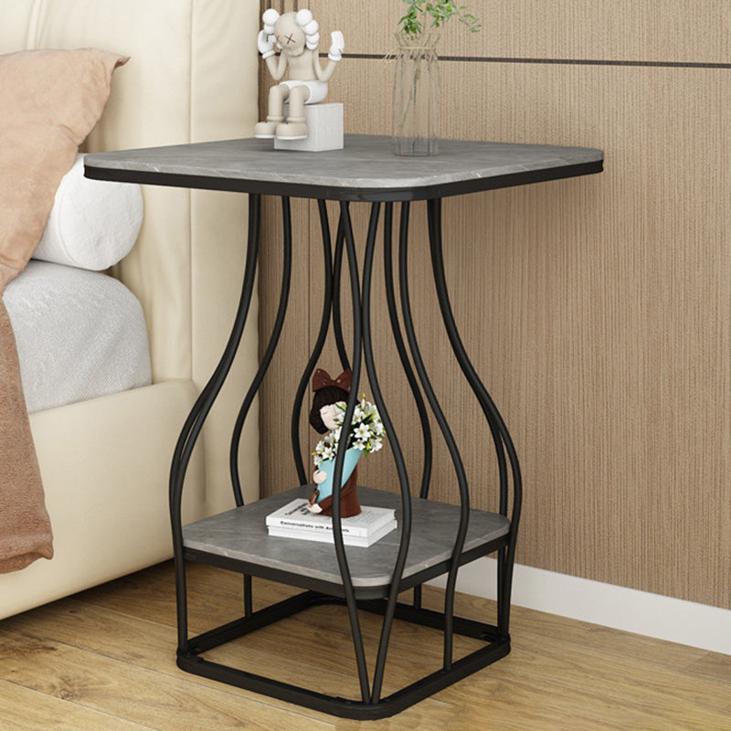 Table de bout en fer à deux niveaux avec plateau carré en pierre scandinave contemporaine pour salon 