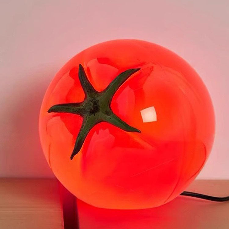Lámpara de mesa LED USB decorativa de resina de tomate Art Deco moderno para sala de estar 