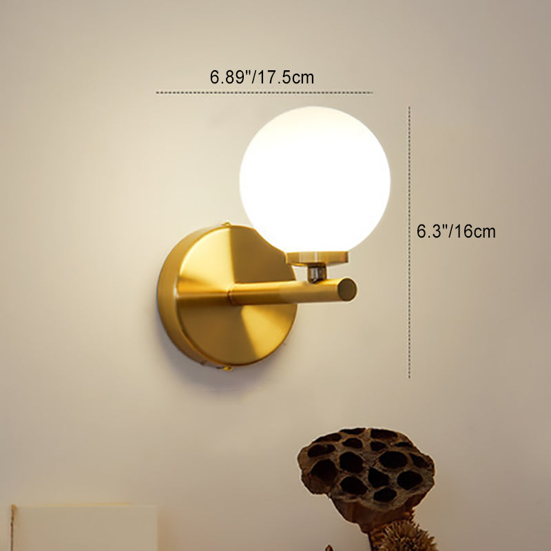 Moderne Mid-Century Wandleuchte aus Eisen mit Glaskugel, 1/2/3-flammig, für das Schlafzimmer 
