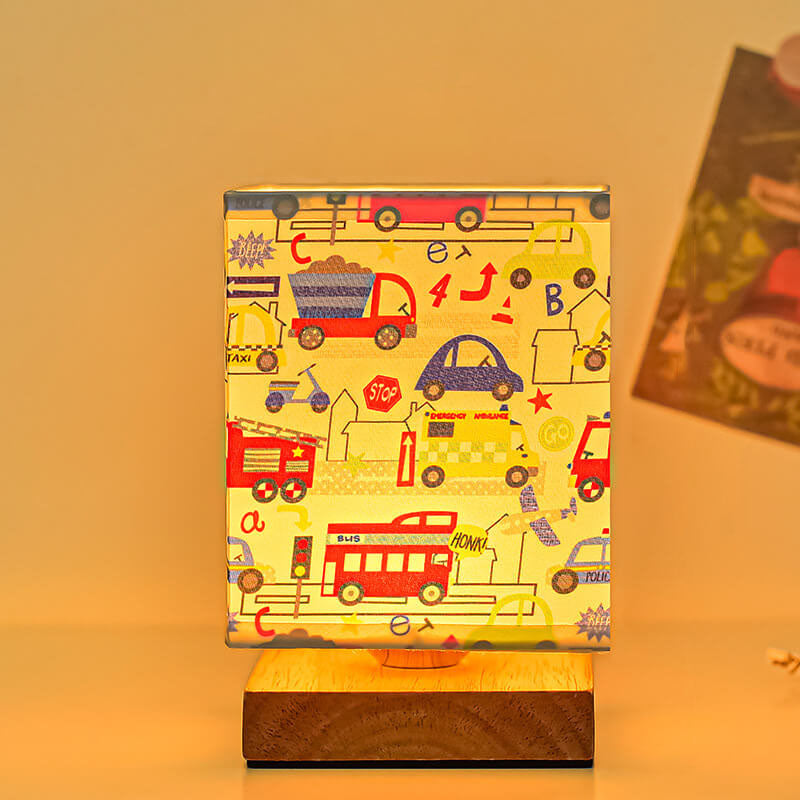 Zeitgenössische kreative Kinder rechteckige Massivholz Stoff LED Tischlampe für Schlafzimmer 