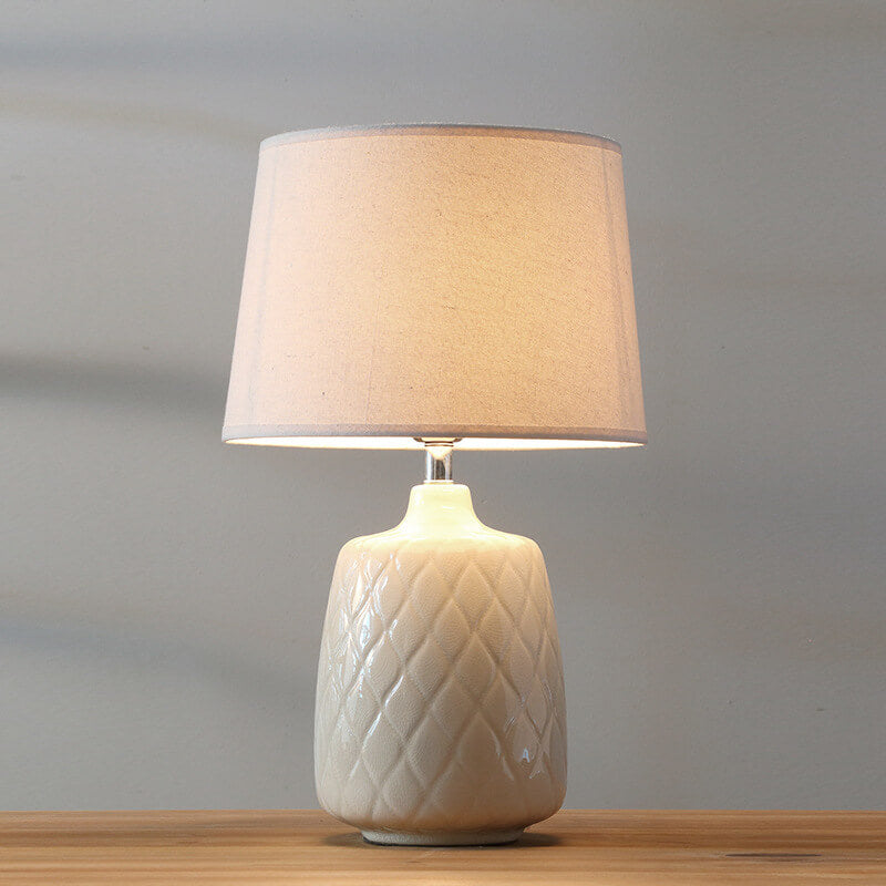 Europäische Vintage-Keramik-Stofflampenschirm 1-Licht Tischlampe 