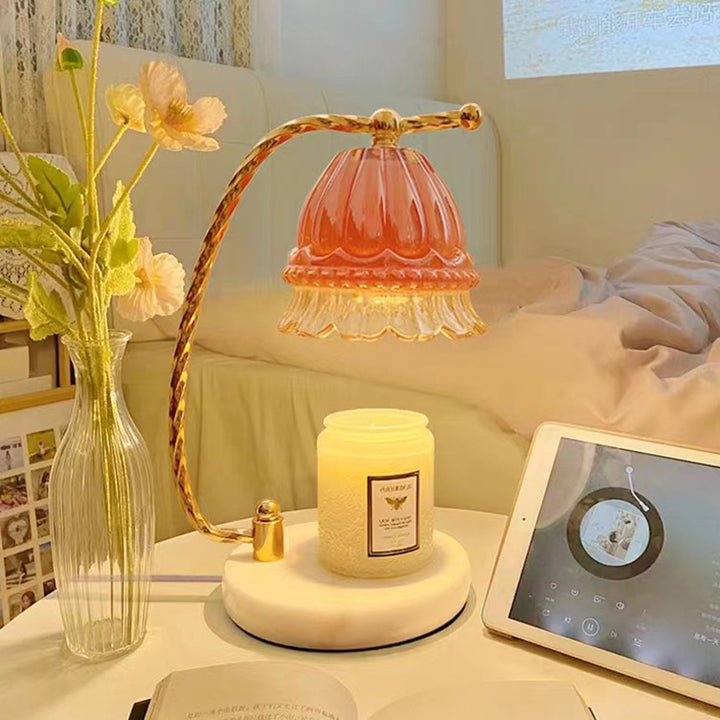 Zeitgenössische skandinavische Blumen-Metallglas-1-Licht-Aroma-Schmelzwachs-Tischlampe für Schlafzimmer 