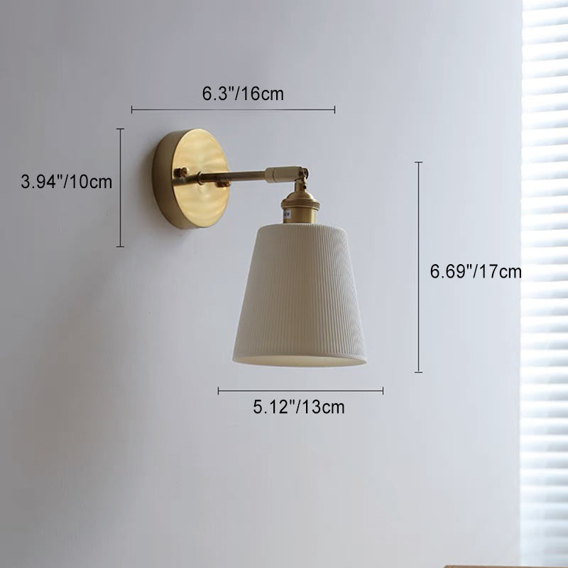 مصباح حائط حديث بتصميم إسكندنافي بشكل شبه منحرف مصنوع من السيراميك والنحاس مع شريط لكوب واحد لغرفة المعيشة 