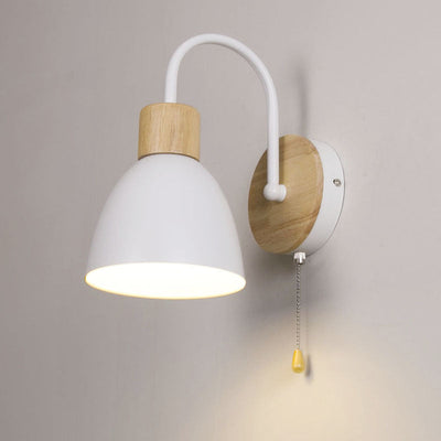 Moderne minimalistische Macaron gebogene Stange Runde Tasse Eisen Holz 1-Licht Wandleuchte Lampe für Schlafzimmer