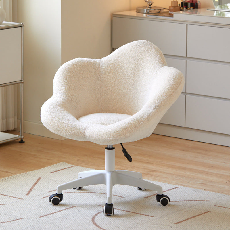 Moderner kreativer runder Schminkhocker mit Rückenlehne aus Sherpa-Stoff und Metall in Blumenform für das Schlafzimmer 
