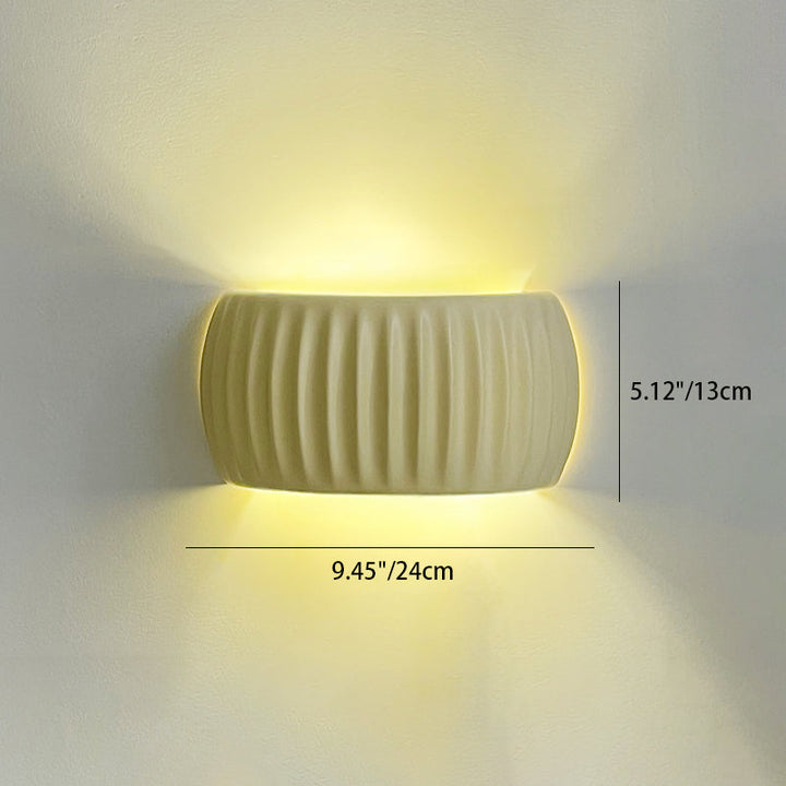 Lámpara de Aplique de Pared de 2 Luces con Pantalla Semicircular de Resina Acanalada Crema Nórdica Contemporánea para Dormitorio 