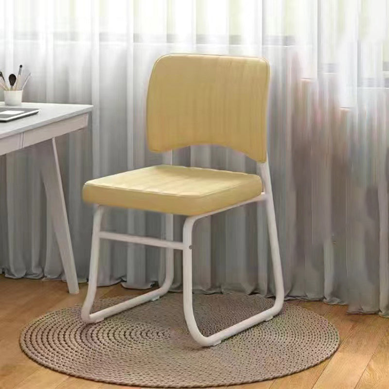 Moderner minimalistischer quadratischer PU-Leder stapelbarer Schreibtischstuhl mit Rückenlehne für das Home-Office 