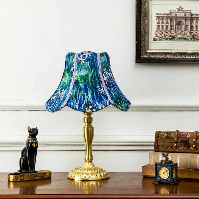 Lampe de table à 1 lumière traditionnelle en métal européen avec motif floral peint et franges pour chambre 