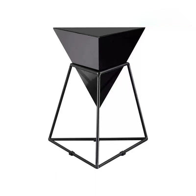 Zeitgenössischer nordischer Dreieck-Pyramiden-Glas-Schiefer-Metall-Beistelltisch für das Bett 