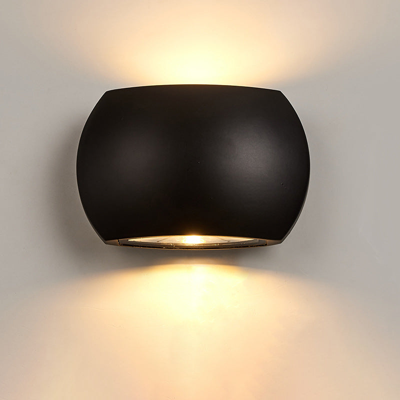 Zeitgenössische industrielle Halbkreis-Aluminium-LED-Außenwandleuchterlampe für den Garten 