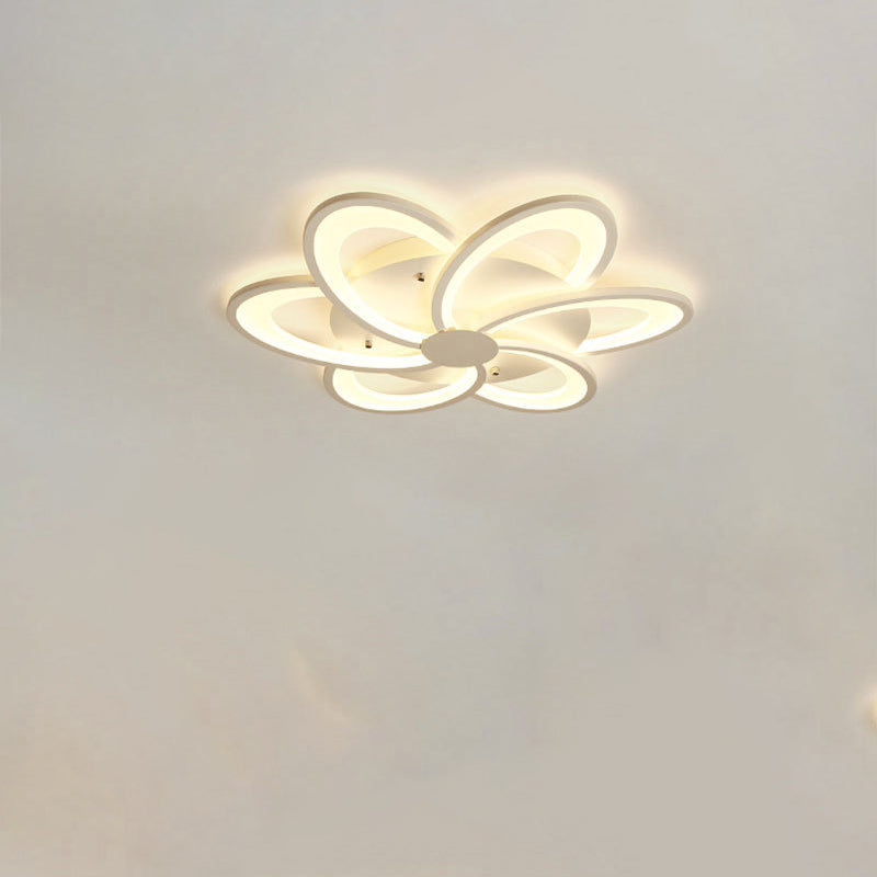 Zeitgenössische kreative Blütenblatt Hardware Acryl LED Semi-Flush Mount Deckenleuchte für Wohnzimmer 