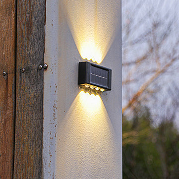 مصباح حائط LED مستطيل مقاوم للماء من ABS PVC بتصميم بسيط عصري للطاقة الشمسية للفناء الخارجي 