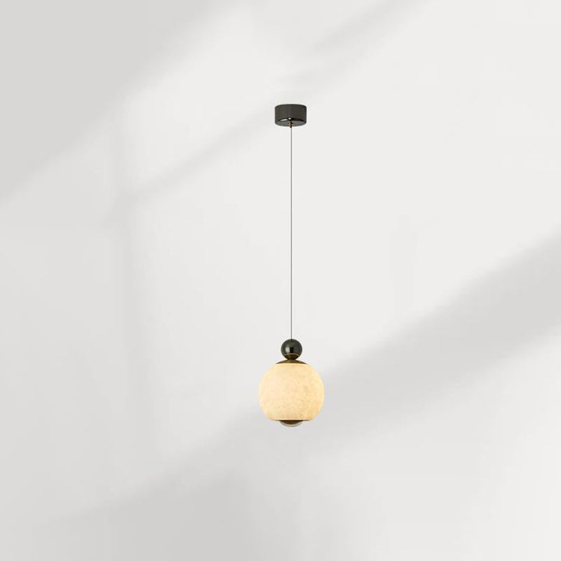 Suspension LED avec abat-jour sphérique en marbre d&