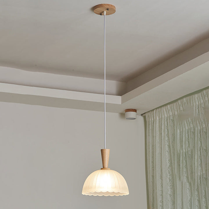 Suspension Luminaire Moderne Minimaliste Rond en Verre à Rayures en Dentelle avec Bois 1-Lumière pour Salon 