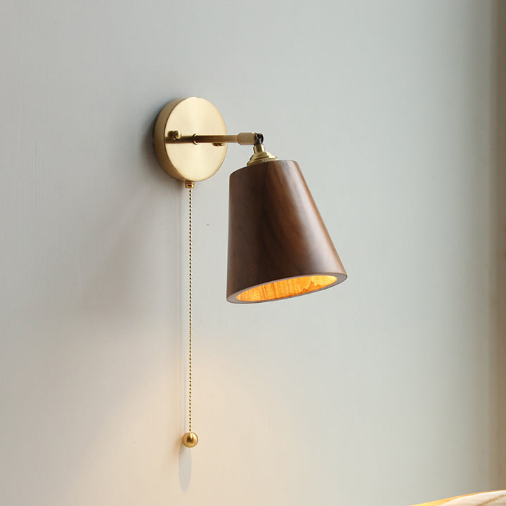 Zeitgenössische skandinavische runde Kegelkuppel Kupferholz 1-Licht Wandleuchte Lampe für Schlafzimmer 