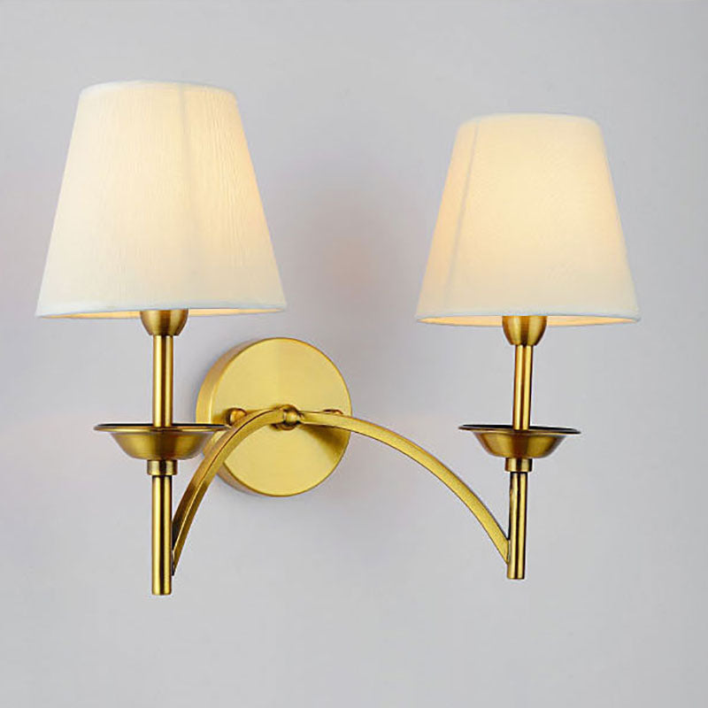 Applique murale moderne en fer de style milieu du siècle avec cylindre en tissu 1/2 lumière pour chevet 