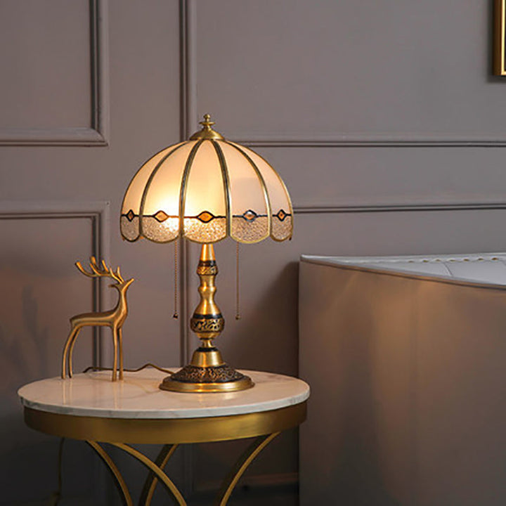 Lampe de table à 1 lumière en verre et cuivre pleine traditionnelle européenne pour chambre à coucher 