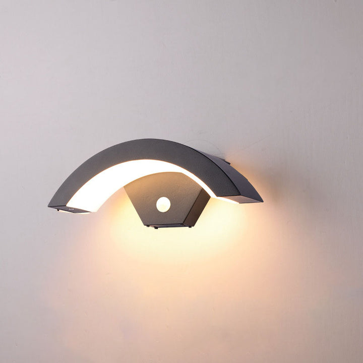 Zeitgenössische industrielle wasserdichte menschliche Sensor-Aluminium-Mondform-LED-Wandleuchterlampe für die Terrasse im Freien 