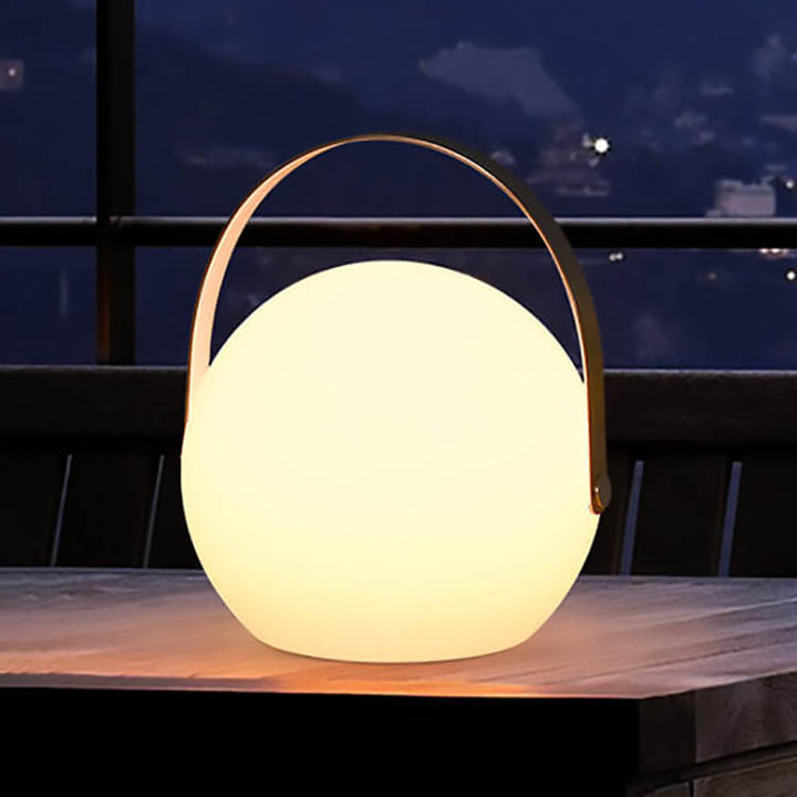 Moderne schlichte LED-Tischlampe aus PE-Kunststoff in runder oder quadratischer Form für die Outdoor-Terrasse 