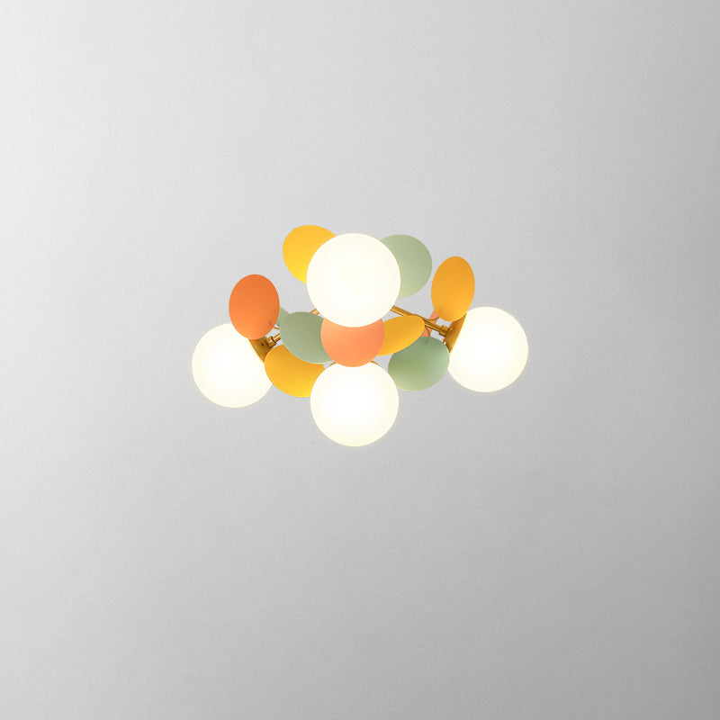 Zeitgenössische nordische Eisen Acrylglas Blume Zweig Runde Kugel 4/6/8 Licht Halbbündige Montage Deckenleuchte für Wohnzimmer 