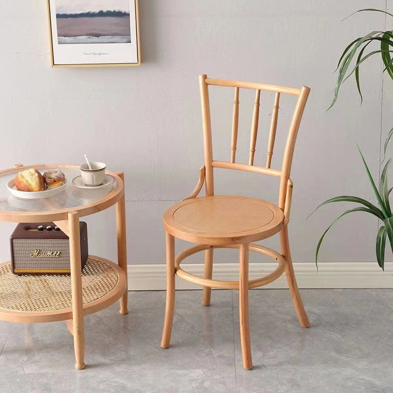Traditionelle runde Vintage-Esszimmerstuhl-Rückenlehne aus zylindrischem Lindenholz mit Rattan-Optik für das Wohnzimmer 