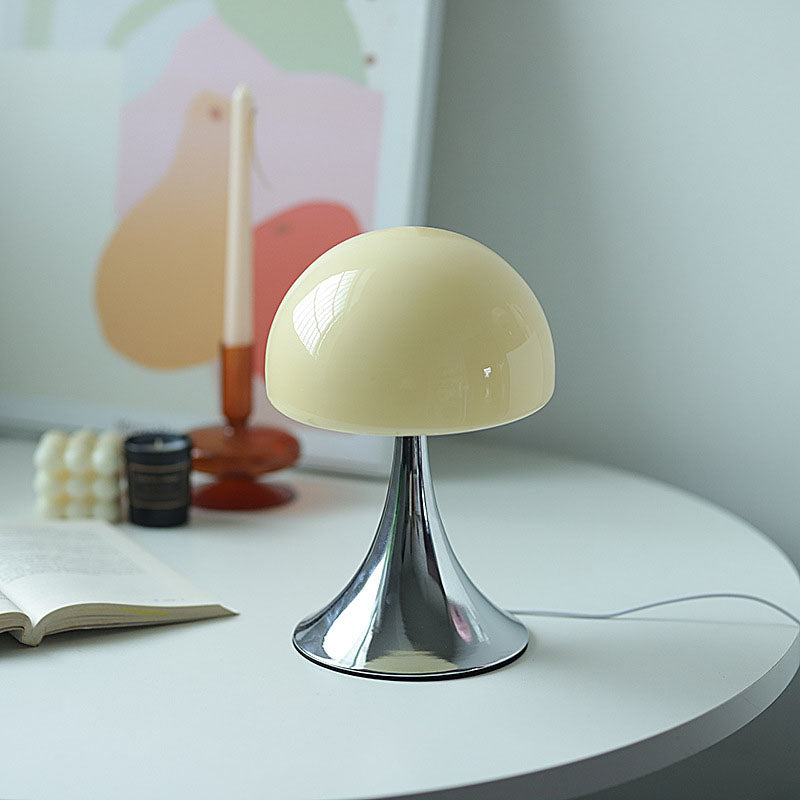 Moderne Einfachheit Eisen Glas Pilz Kuppel 1-Licht Tischlampe für Nachttisch 