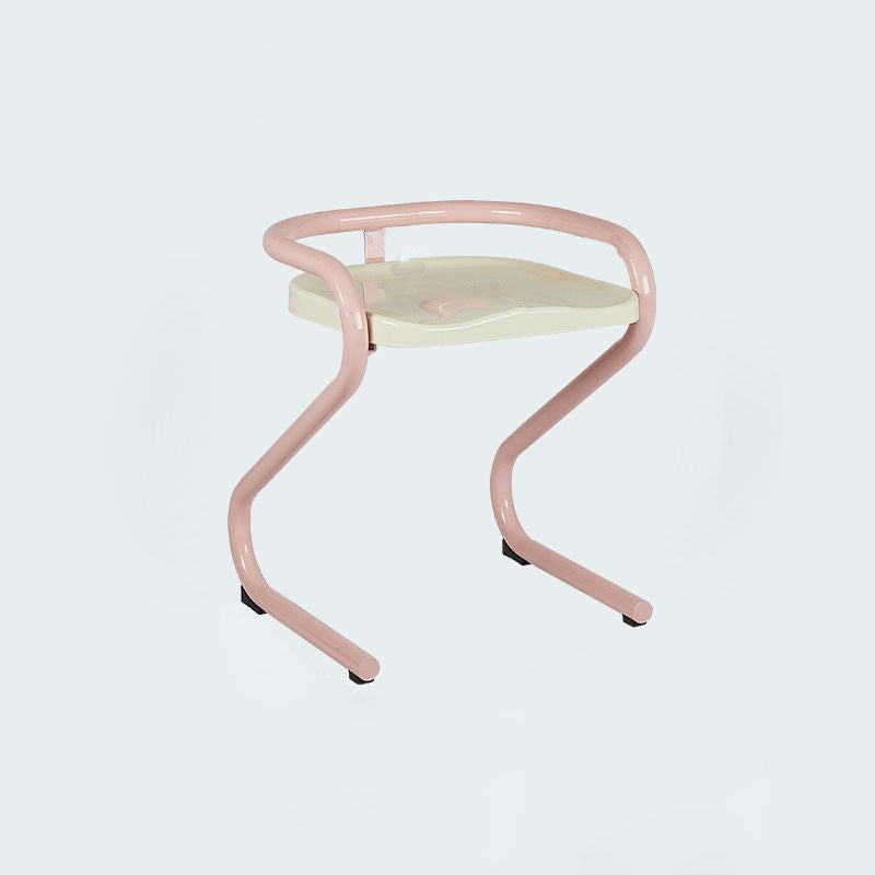 Chaise de salle à manger moderne mi-siècle avec cadre incurvé en plastique ABS et métal, dossier et accoudoirs 
