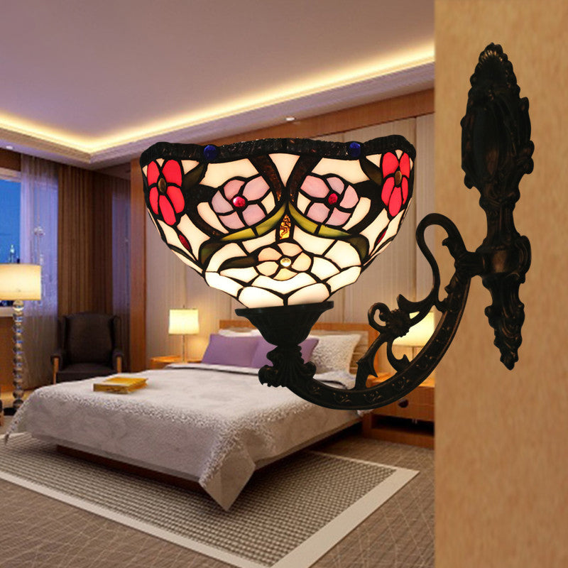 Applique murale en vitrail à un seul éclairage avec matériel en demi-cercle traditionnel Tiffany pour chambre à coucher 