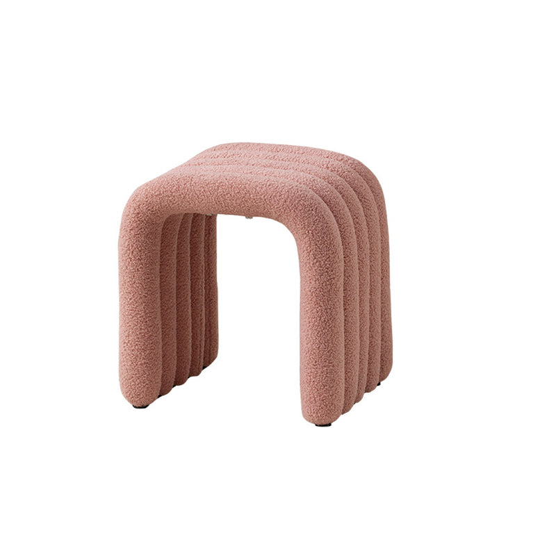 Taburete tocador contemporáneo nórdico con arco, estructura de acero al carbono y tapizado de tela sherpa, sin respaldo, para dormitorio 