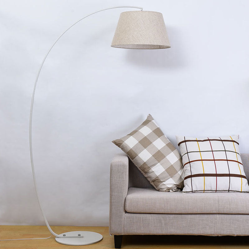 Lámpara de pie moderna de lujo ligero de hierro forjado con cilindro curvado de 1 luz 