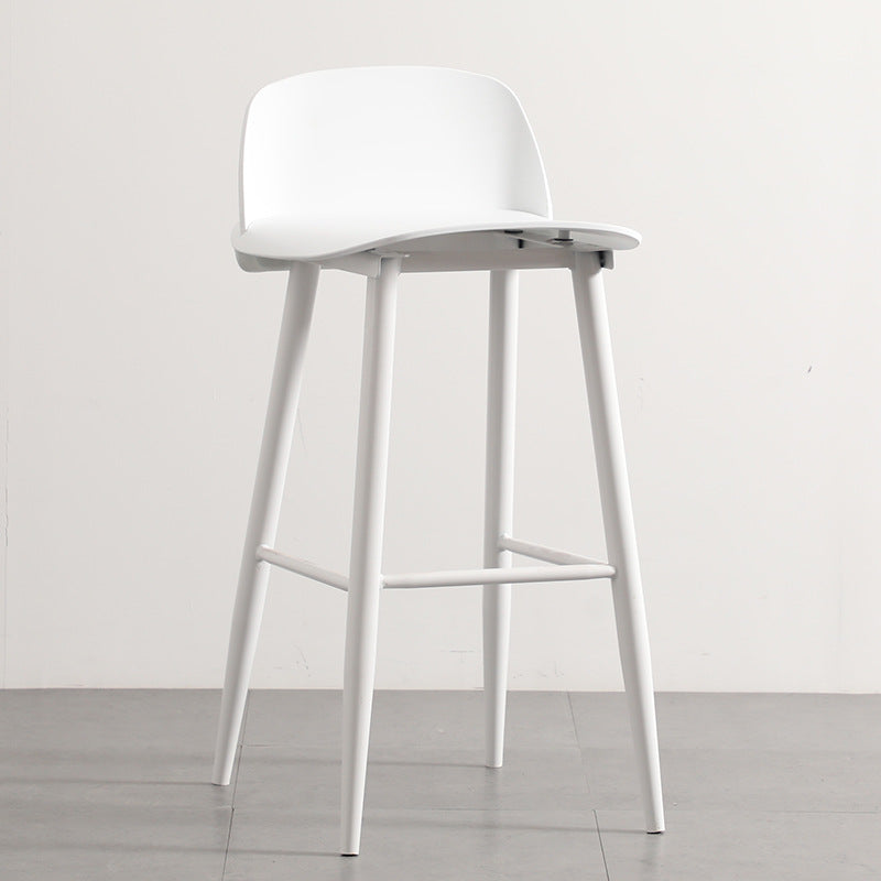 Moderner minimalistischer rechteckiger Barhocker aus Kohlenstoffstahl mit Kunststofflehne für das Esszimmer 