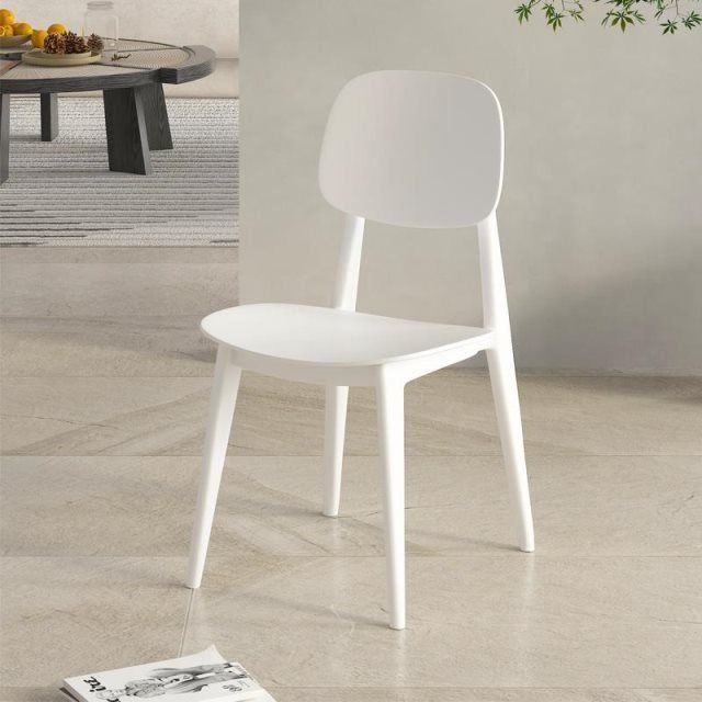Chaise de salle à manger carrée en plastique macaron scandinave contemporaine avec dossier pour salle à manger 