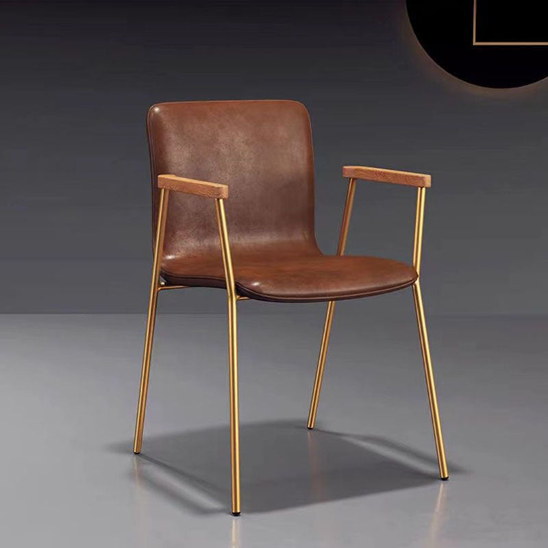 Chaise de salle à manger contemporaine en cuir rembourré avec accoudoir et dossier en bois pour salle à manger 