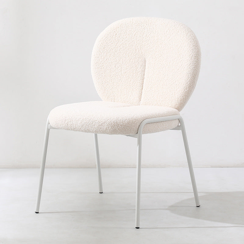 Tabouret de coiffeuse contemporain nordique en velours avec pieds en métal et dossier rond pour chambre 