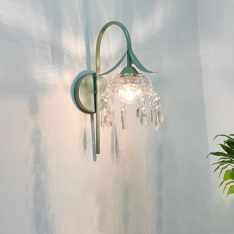 Applique murale contemporaine créative en fer avec abat-jour en verre en forme de fleur de lotus et cristal à 1 lumière pour salon 