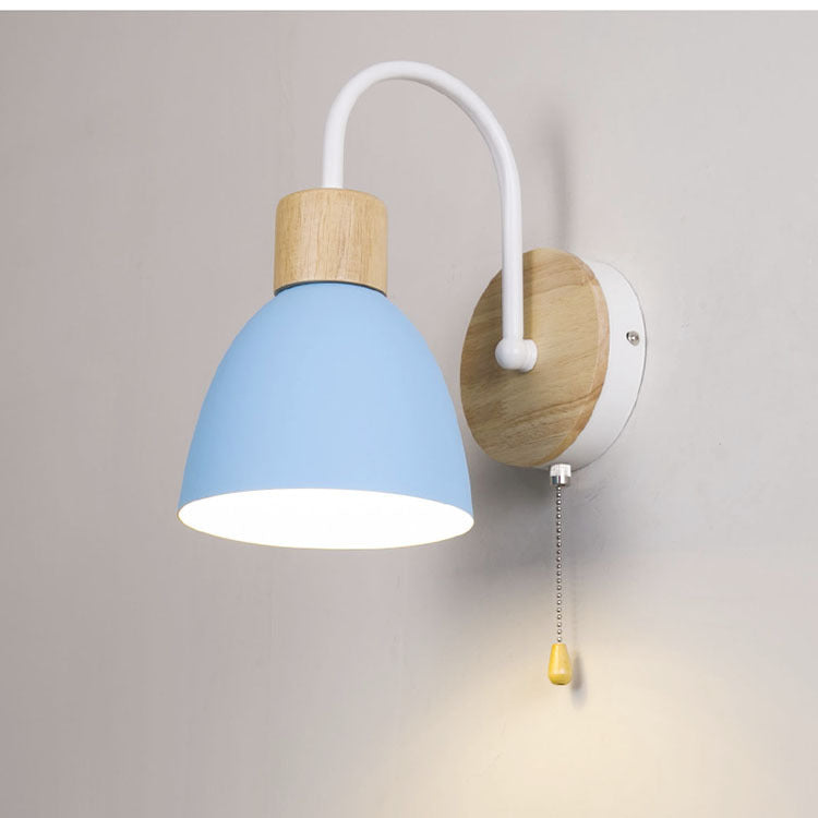 Moderne minimalistische Macaron gebogene Stange Runde Tasse Eisen Holz 1-Licht Wandleuchte Lampe für Schlafzimmer