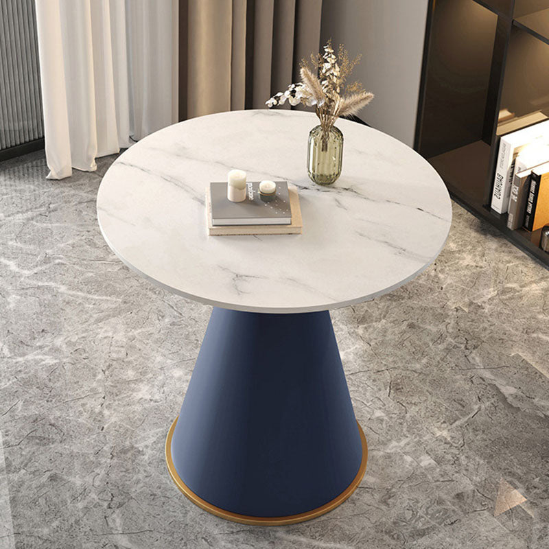 Table basse contemporaine de luxe avec plateau rond en pierre frittée et base en métal pour salon 