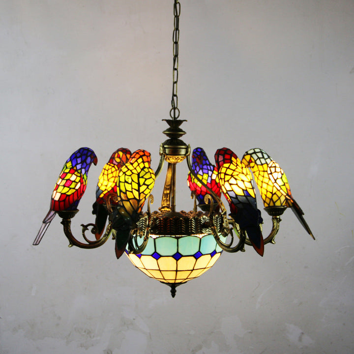 Traditioneller Tiffany Dome Parrot Alloy Buntglas 8-Licht Kronleuchter für Wohnzimmer 