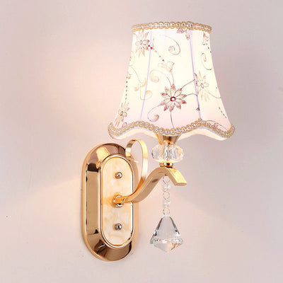 Traditionelle europäische Blumenstoff-Eisen-1/2-Licht-Wandleuchter-Lampe für Wohnzimmer 