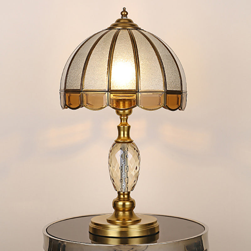 Lámpara de mesa de 1 luz con vidrio de cristal de cobre y paraguas de lujo contemporáneo para dormitorio 