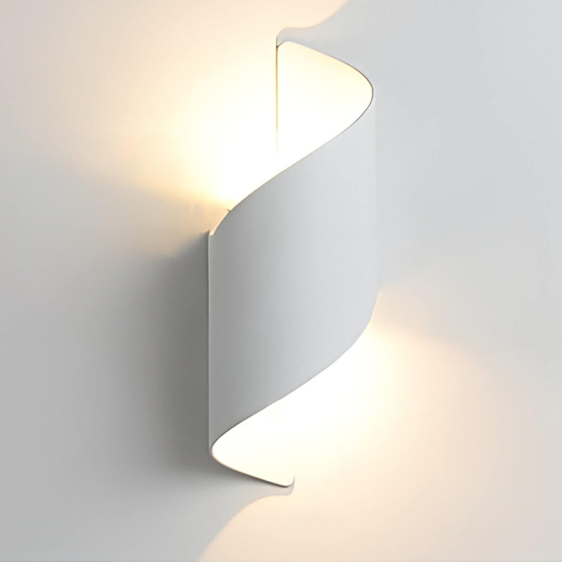 مصباح حائطي LED بتصميم هندسي من سبائك الألومنيوم العصري البسيط لغرفة النوم 